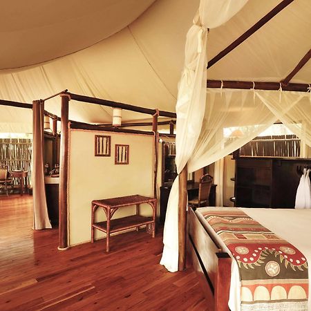 Anabezi Camp Hotel Jeki Екстериор снимка