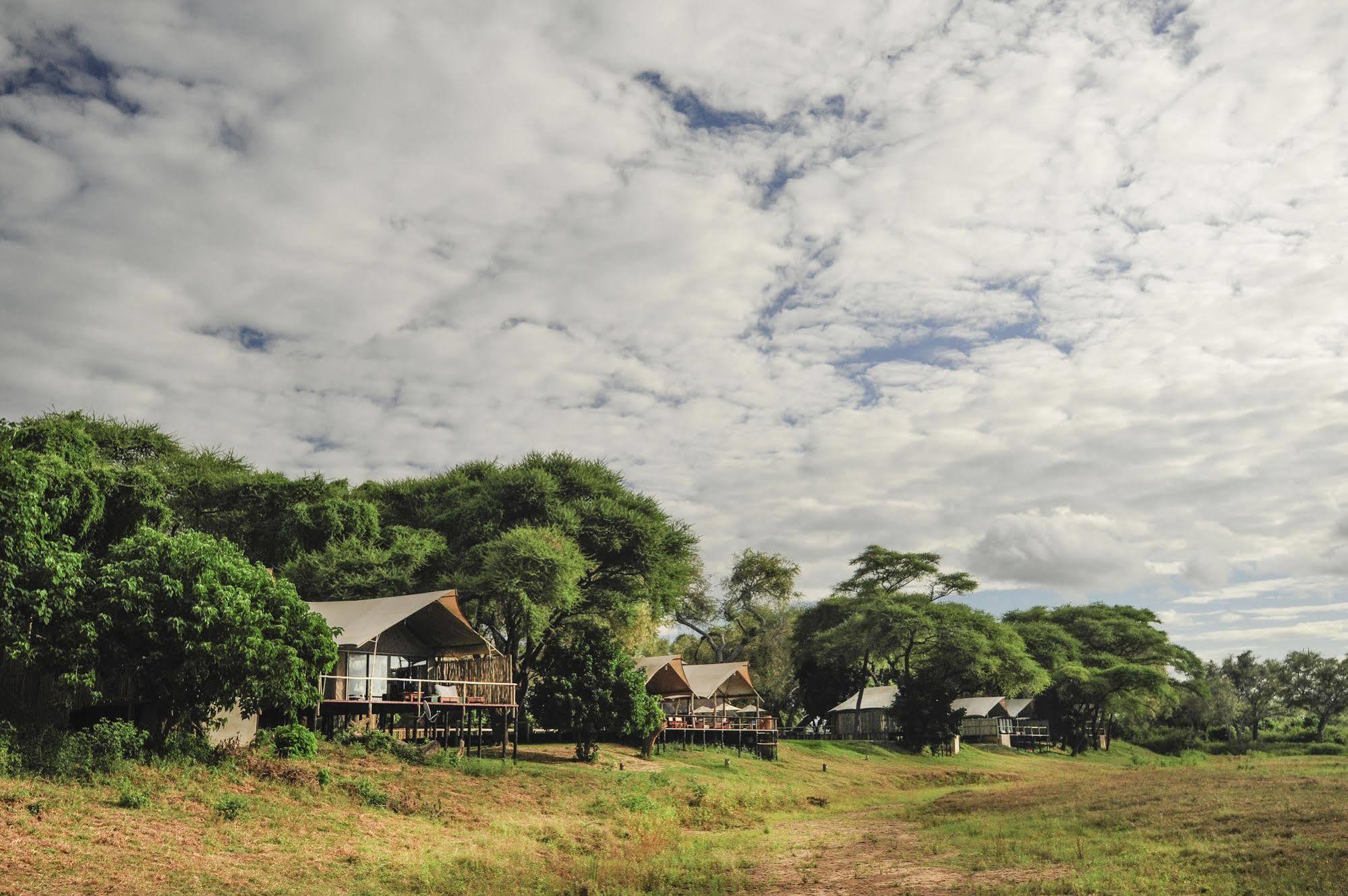 Anabezi Camp Hotel Jeki Екстериор снимка