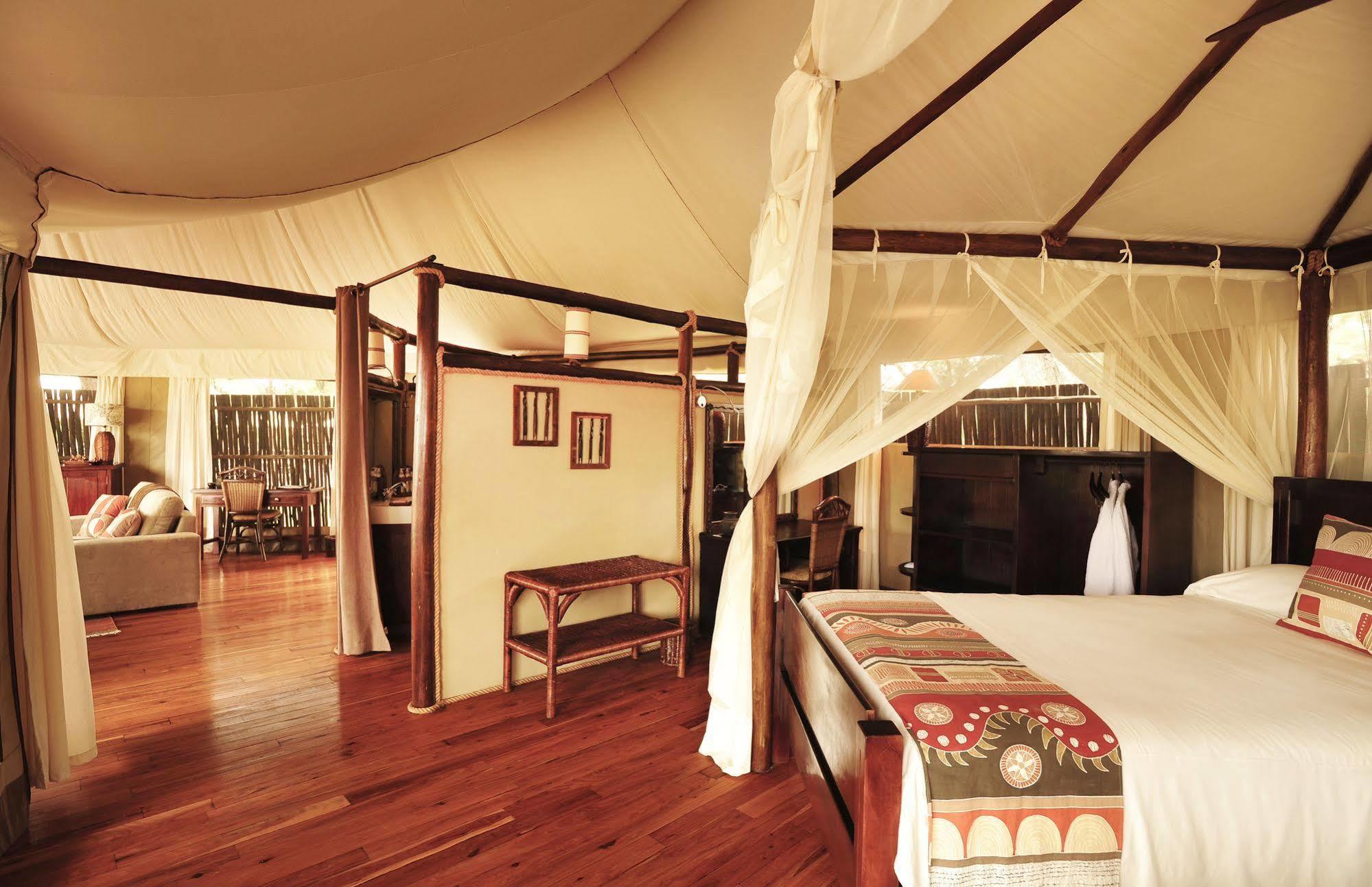 Anabezi Camp Hotel Jeki Екстериор снимка