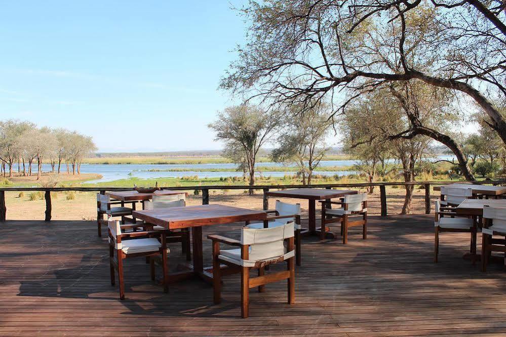 Anabezi Camp Hotel Jeki Екстериор снимка